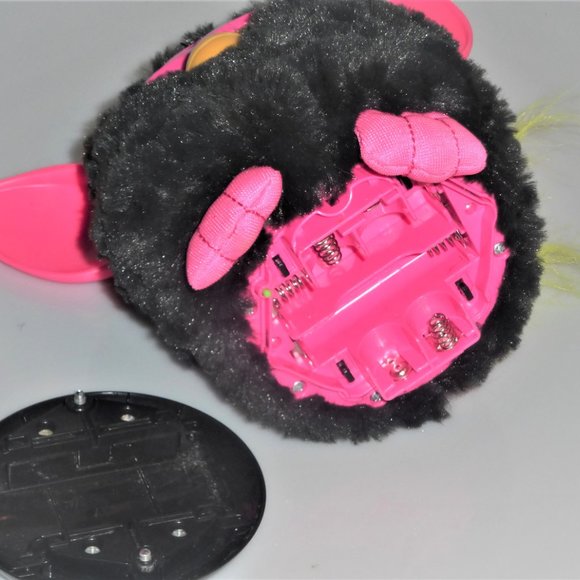 ST5BSM - Rare FURBY Pink & Black Talking Toy Vintage Furby Collection Fur Toy - Picture 4 of 6